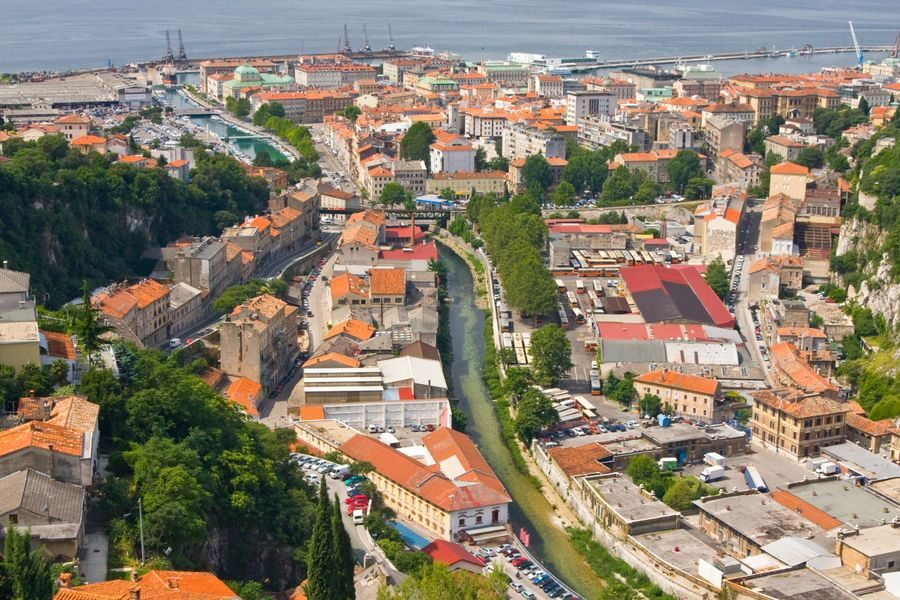 Grad Rijela Grad Rijeka želi povećati novčane naknade za članove Mjesnih odbora ...