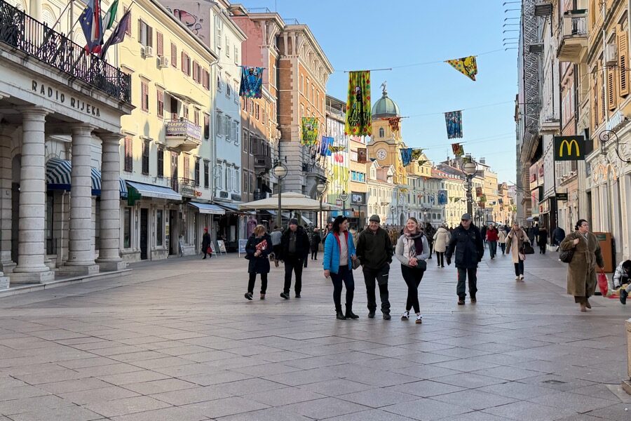 Grad Rijela Grad Rijeka dodijelio dva stana mladim obiteljima na 15 godina – Fiuman.hr