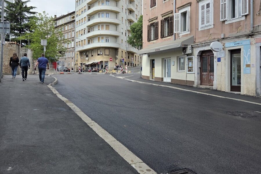 Asfaltirana ulica kao nacionalni pothvat: zašto običan posao postaje vijest stoljeća