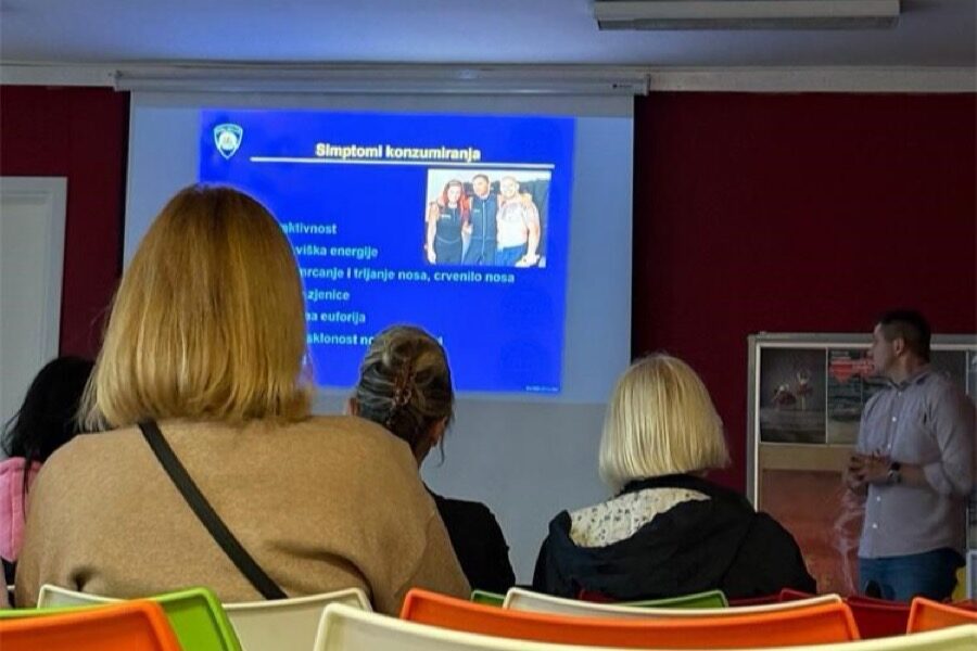 Riječka policija educirala roditelje o drogama, a vi ste sjedili doma i scrollali